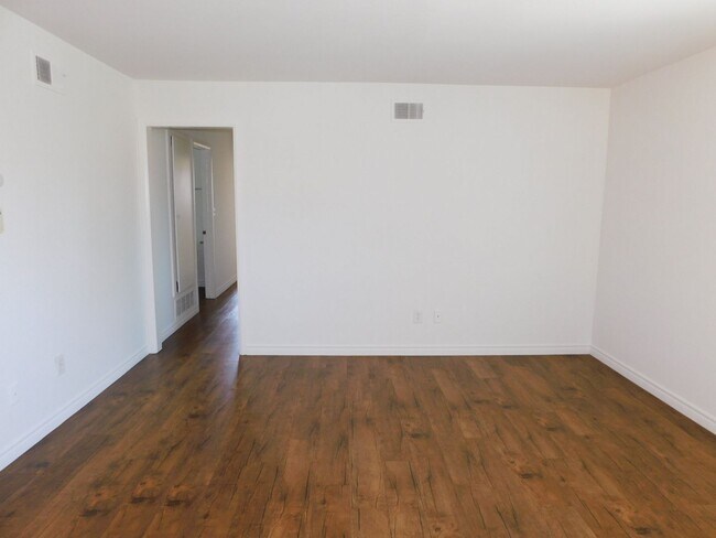 Building Photo - 5901 Belgrave Ave