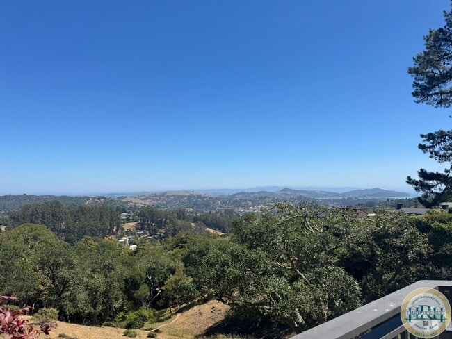 Building Photo - Tranquil & Sun Drenched 3BR|3BR in Heart o...