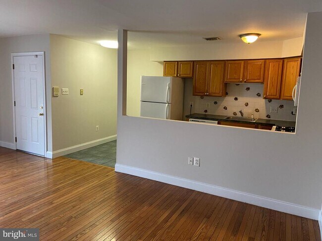 Building Photo - 5954 Henry Ave