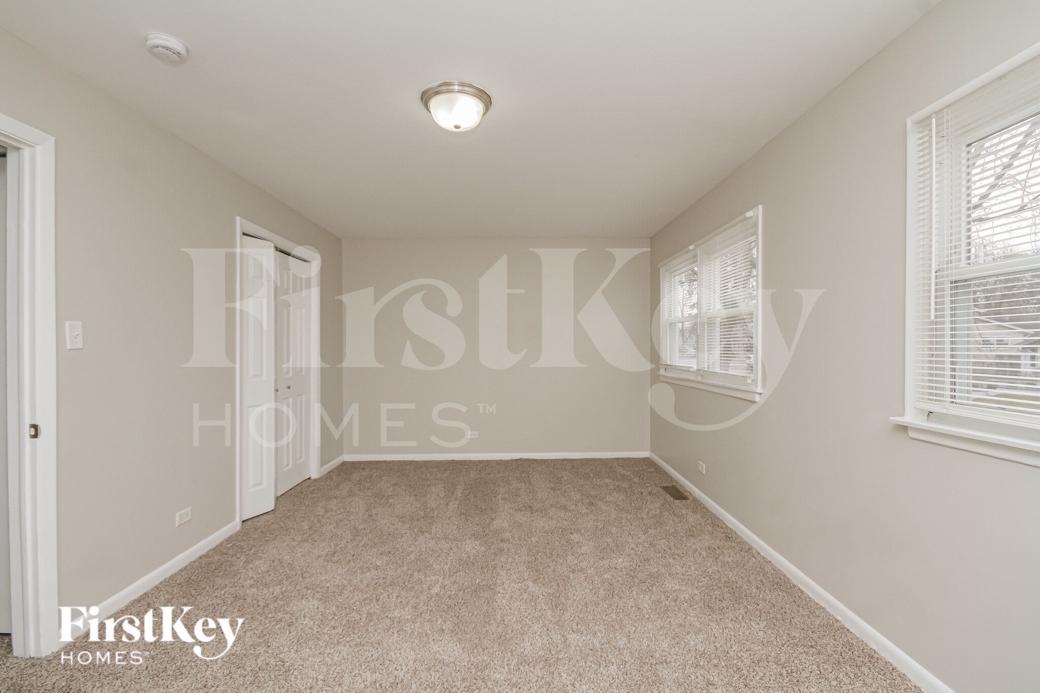 Building Photo - 17621 Grandview Dr