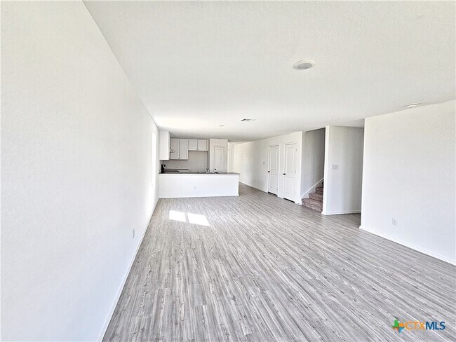 Building Photo - 805 Riviera Ct