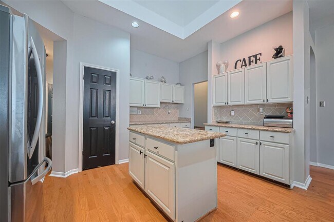 Building Photo - 4502 Twin Elm Dr