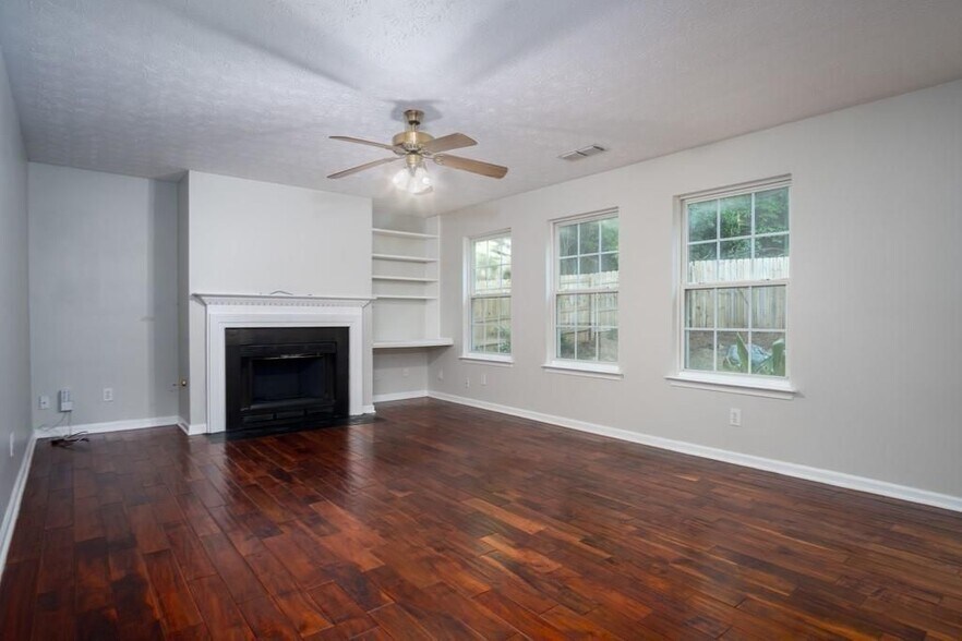 Building Photo - 1078 River Plantation Dr