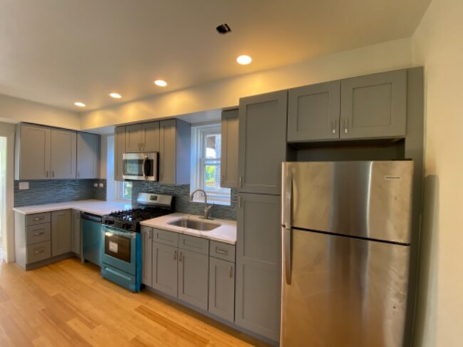 Building Photo - 1008 N Mozart St