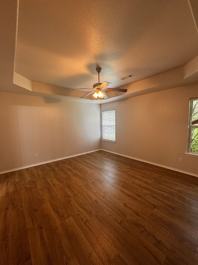Building Photo - 11723 E Creek Ln
