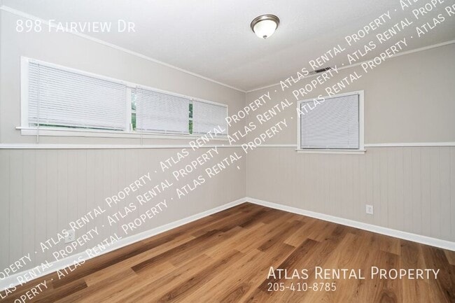Building Photo - 898 Fairview Dr NE
