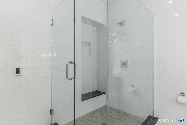 Building Photo - 1990 Bronson Rd