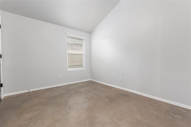 Building Photo - 13324 Springcreek Dr