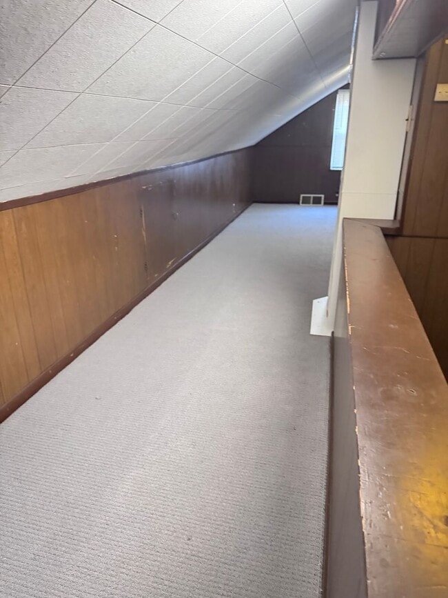 Building Photo - Spacious 3BD/2BA Home, Move-In Ready with Finished Basement