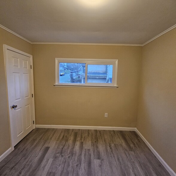 Building Photo - 94 7th Ave