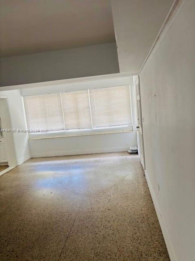 Building Photo - 4950 N Miami Ave