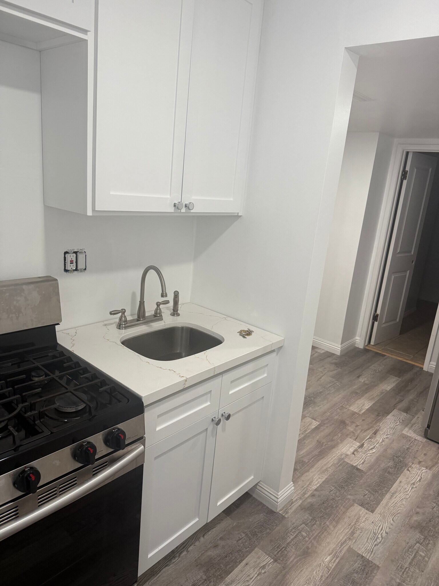 Building Photo - 1302 W 127th St