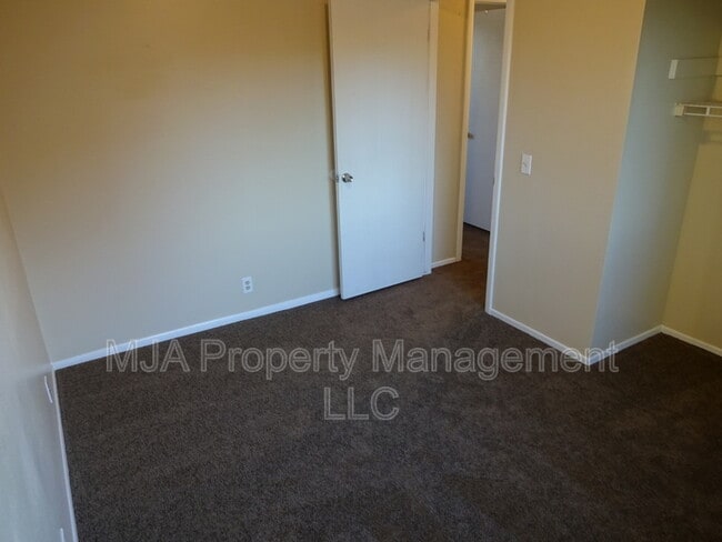 Building Photo - 5830 S Nickle Way