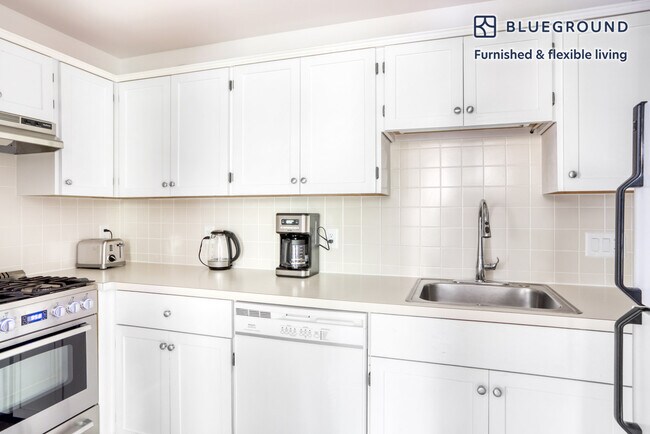 Building Photo - 32 Healey St