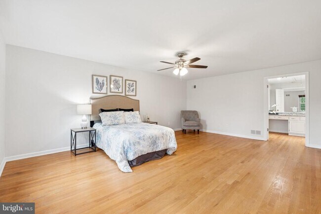 Building Photo - 13204 Lantern Hollow Dr