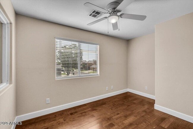 Building Photo - 902 W Azalea Pl