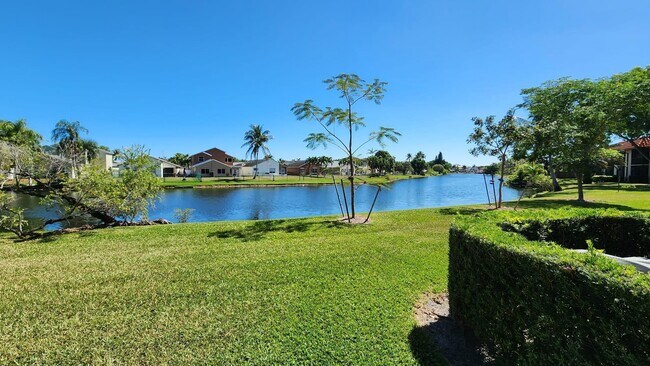 Building Photo - 15702 E Waterside Cir