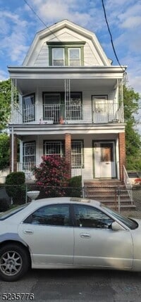 Building Photo - 248 Smith St