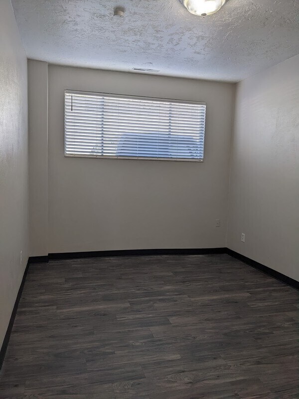 Building Photo - 1446 E 3300 S