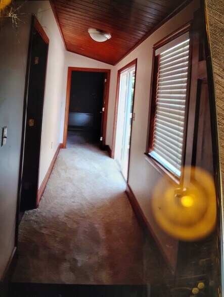 Building Photo - 18 Buckwood Rd