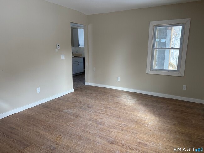 Building Photo - 14 Smith St