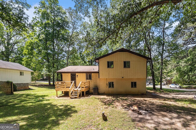 Building Photo - 240 Wellington Dr
