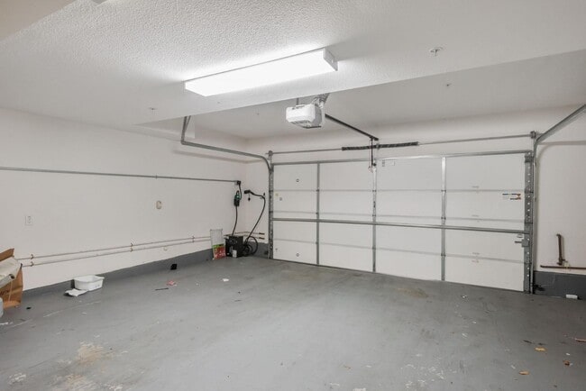 Building Photo - 5 Artisan Way