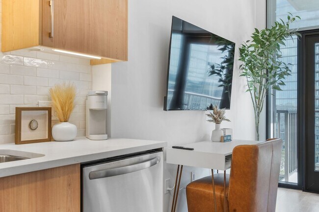 Building Photo - 1212 Demonbreun St