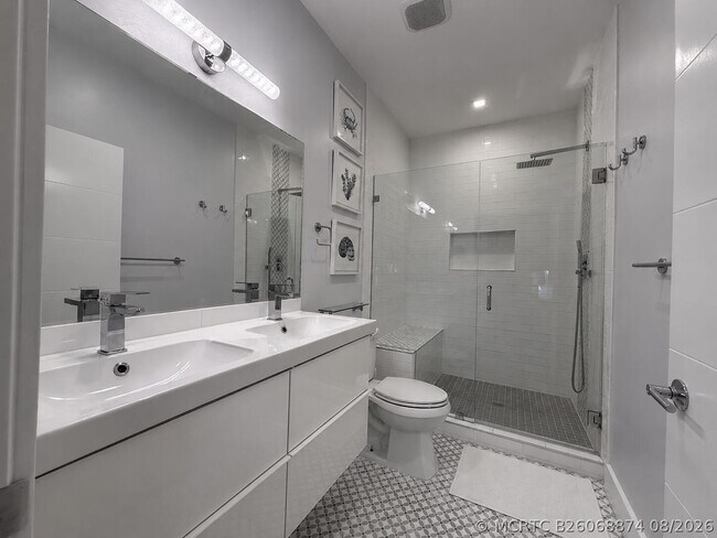 Building Photo - 1021 SW 42nd Terrace