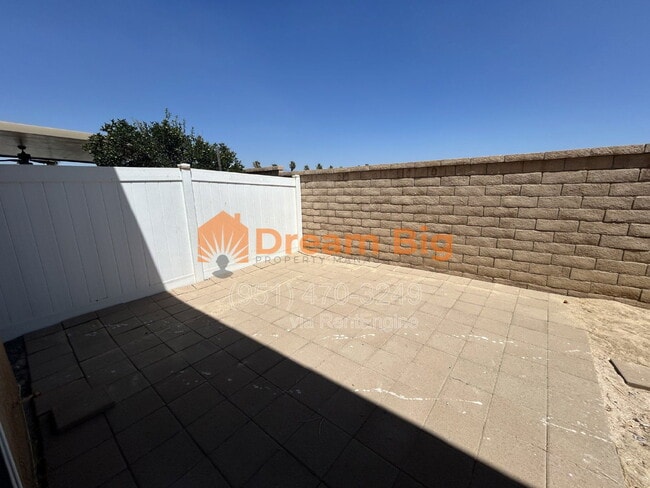 Building Photo - 3857 Akina Ave