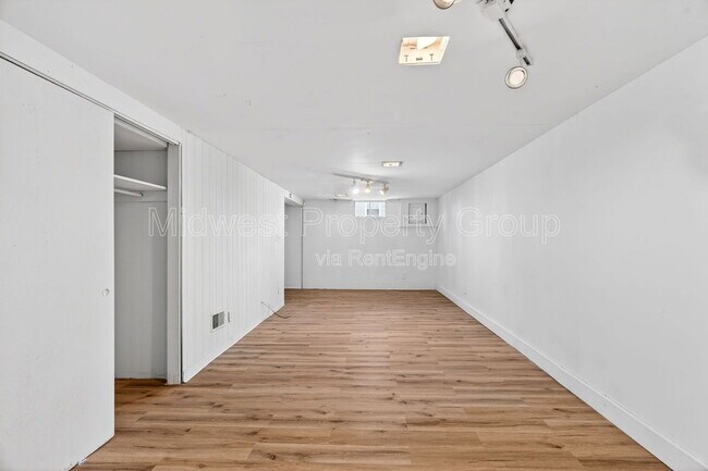 Building Photo - 8280 Frost Ave