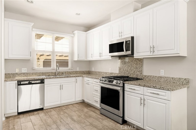 Building Photo - 544 S Casita St