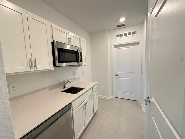 Building Photo - 5636 Lemon Grass St