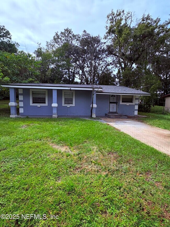 Primary Photo - 2614 Aubrey Ave