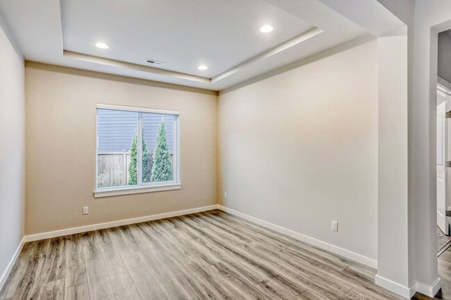 Building Photo - Stunning 4bed/2.5bath Home with High-End Upgrades in Snohomish WA!