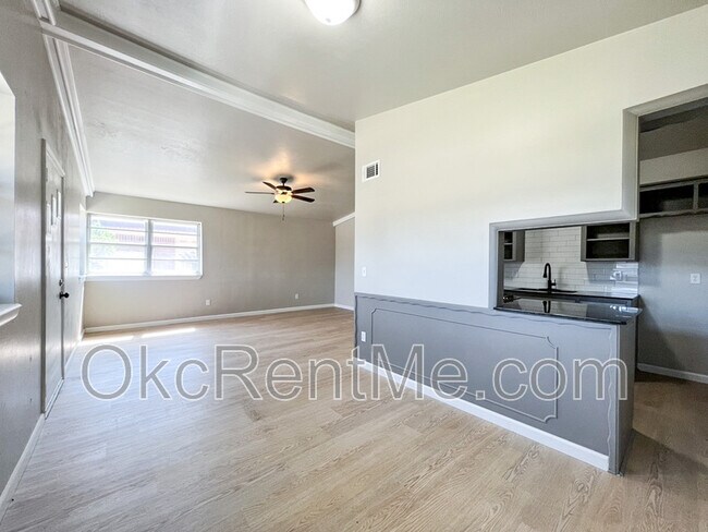 Building Photo - 1428 SW 62nd St