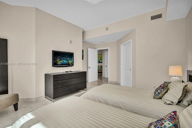 Building Photo - 1945 S Ocean Dr