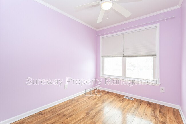 Building Photo - 32 Oakwood Pl