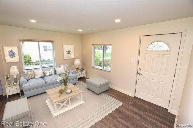 Building Photo - 3234 Whitfield Dr