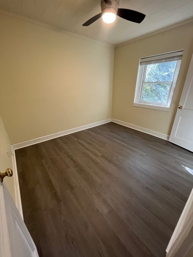 Building Photo - Walk to UNC!