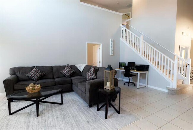 Building Photo - 251 Hypolita Ave