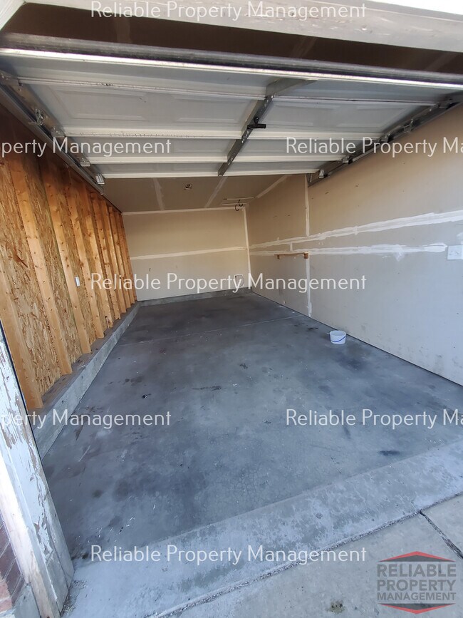 Building Photo - 577 Caribou St