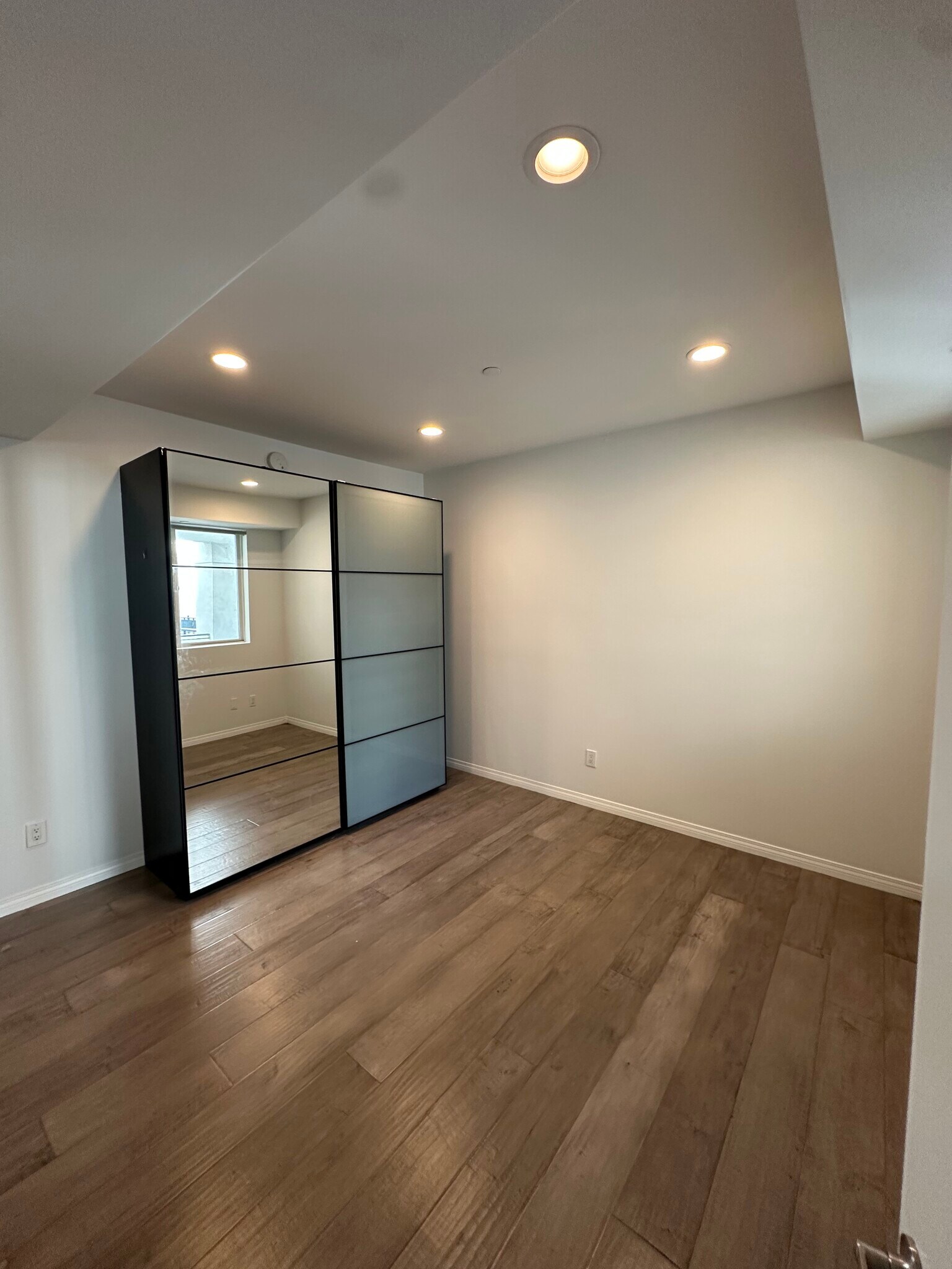 2nd bedroom - 12222 Wilshire Blvd