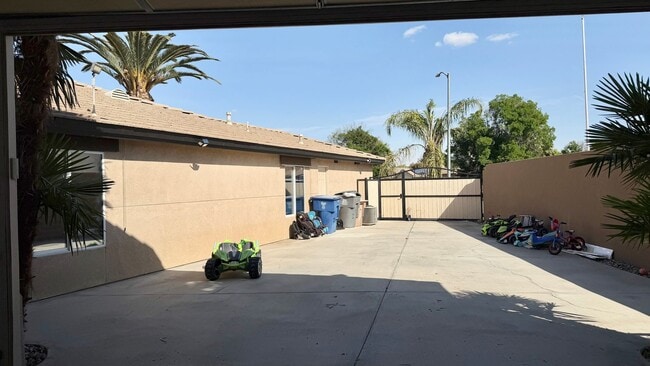 Building Photo - Affordable studio for rent in a great neighborhood