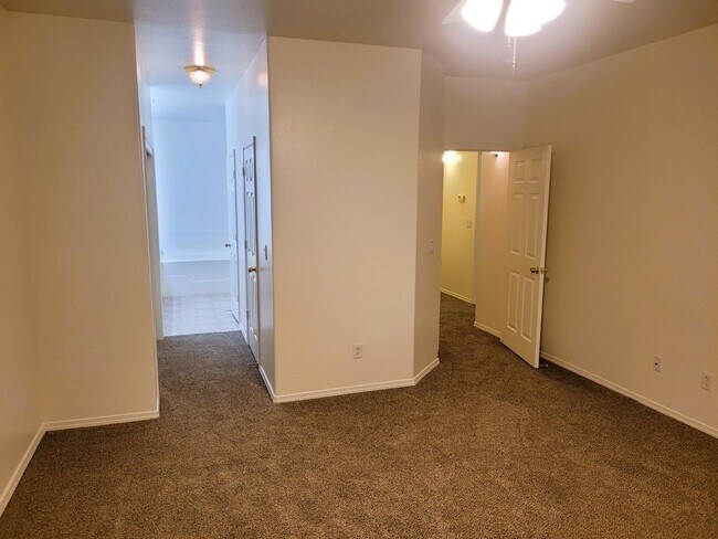 Building Photo - 2706 Gloria Ave