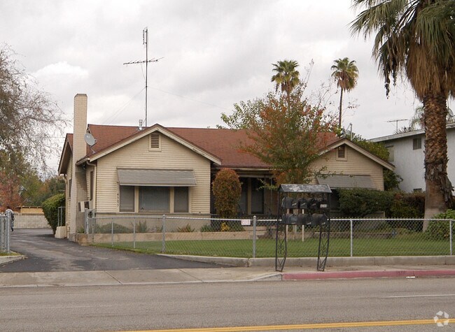 Building Photo - 4585-4597 Jurupa Ave