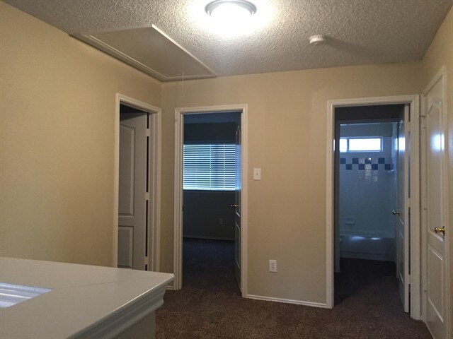 Building Photo - 5601 Greenwich Dr