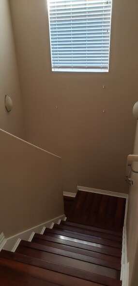 Building Photo - 10997 Maple Forest Way