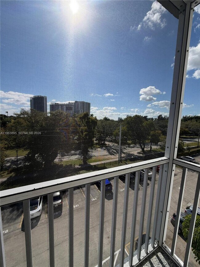 Building Photo - 16950 W Dixie Hwy