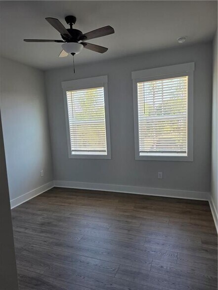 Building Photo - 378 Sunset Holw St